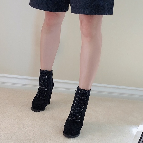 vivian-01 blk lace up lug sole ankle boots booties - Picture 2 of 8